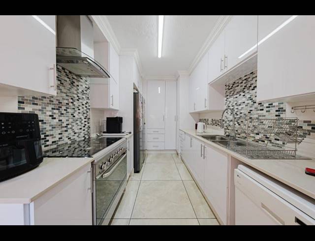 3 BEDROOM TOWNHOUSE FOR SALE IN BRACKENHURST
